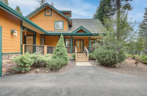 Lake Almanor West House | Cozy Chester Home with Patio and Lake Access!