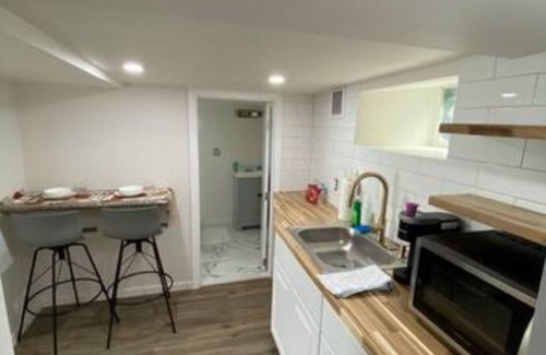 Downtown Apartment | Cozy & Chic 1-bedroom Downtown Stamford nPet Friendly