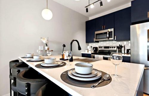 Downtown Minneapolis Apartment | Cozy & Chic 1Bd In Downtown Minneapolis, Minutes From Minneapolis Convention Center & US Bank Arena