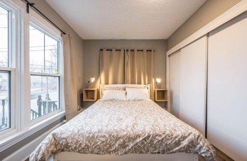 Bedford Apartment | Cozy Chic Oasis 3 Bedroom