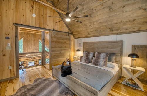 Morganton House | Cozy Chic Retreat Hot Tub, King Beds, Fire Pit