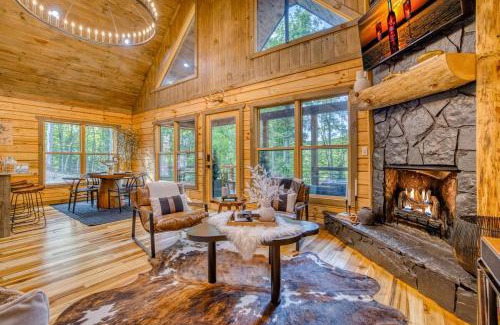 Morganton House | Cozy Chic Retreat Hot Tub, King Beds, Fire Pit