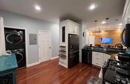 Bridgeport Apartment | Cozy Chicago Apartment next to the River