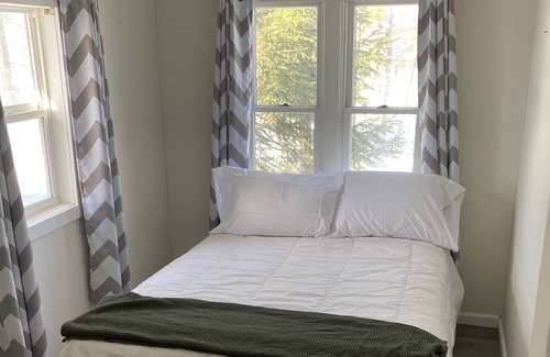 Paris Cottage | Cozy Chippewa Lake Cottage With Shared Lake Access