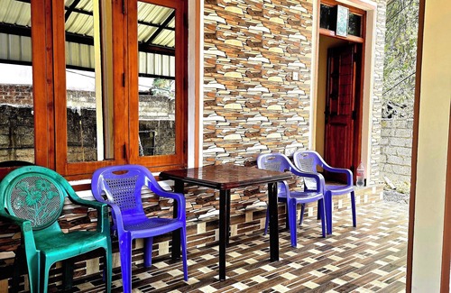 Puliyanthivu House | Cozy City and Island living close to the coastal area!