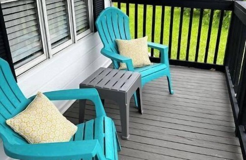Celina House | Cozy City Escape