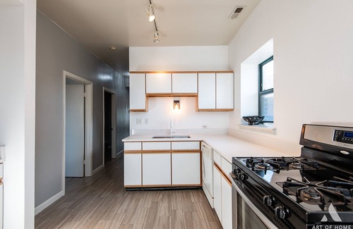 Chicago Apartment | Cozy Cityside Apartment with Office