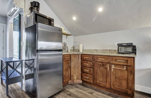 Canyon Rim Apartment | Cozy, classy, and convenient Sugarhouse Studio