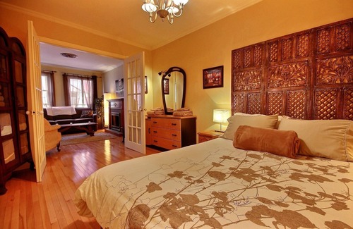Saint-Jean-Baptiste Apartment | Cozy, classy, central