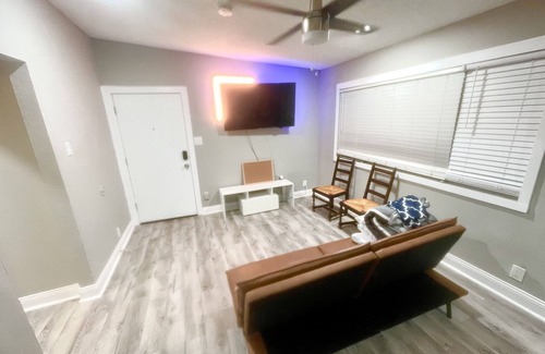 Como House | Cozy clean and convenient!