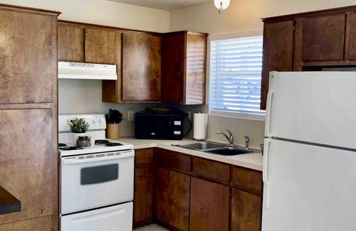 Madisonville Apartment | Cozy, clean and lovely 1 bedroom apartment with full kitchen. Pet friendly!