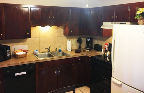 Sunset View House | Cozy, Clean, Award Winning Private Home near Opryland Hotel & Grand Ole Opry