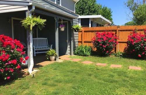 Sunset View House | Cozy, Clean, Award Winning Private Home near Opryland Hotel & Grand Ole Opry