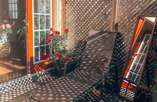 Burlington House | Cozy, Clean Downtown Burlington Stunner!