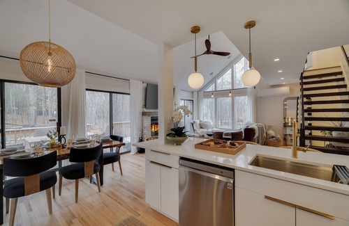 East Stroudsburg House | Cozy,Clean,Home,Hot Tub,Pool,Lakes