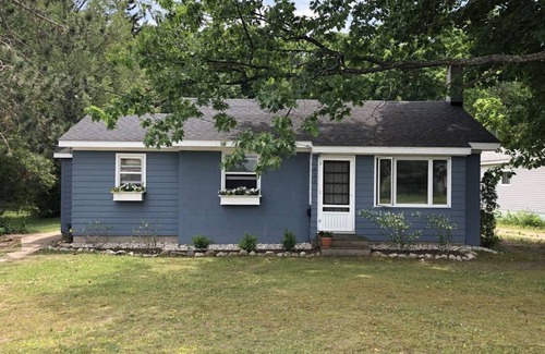 Harbor Springs House | Cozy, Clean, In-Town, Cottage - Walk to town. Dogs Welcome!
