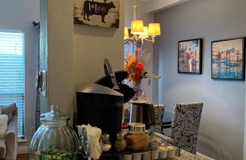Houston Condo | Cozy, clean, quiet 2Bd/2Ba fully furnished condo in the heart of Galleria