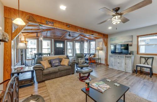 Clear Lake House | Cozy Clear Lake Home - Walk to Town and Boat Dock!