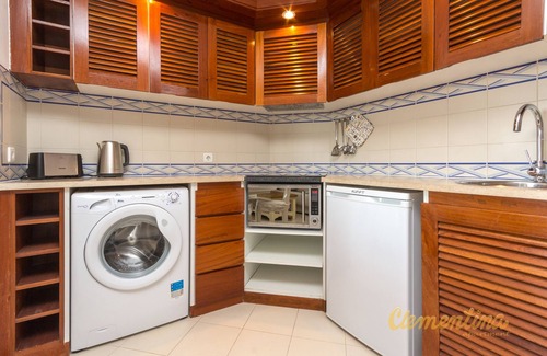 Correeira Apartment | Cozy Clementina Apartment In Central Albufeira, Close To Old Town