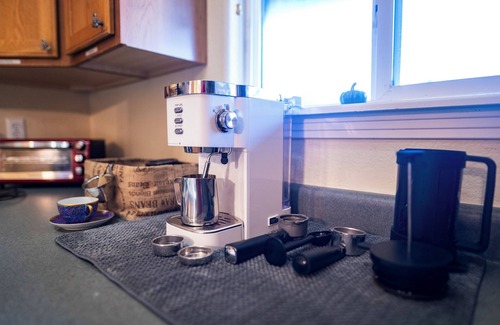 Frederick House | Cozy CO Casa: Eco & Pet Friendly—Sleeps up to 9, Remote Work Hub, Rec Center