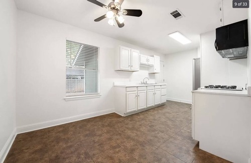 North Loop House | Cozy Co-Living + Car: Bed 3