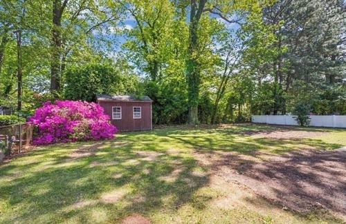 Camellia Shores House | Cozy, Coastal 3-bedroom house in Norfolk!