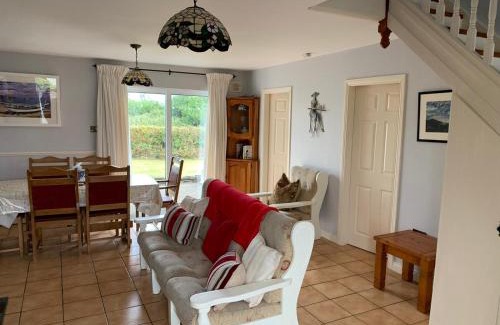 Ballinskelligs House | Cozy Coastal Cottage in Ballinskelligs, Kerry