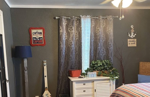 Rockport Cottage | Cozy Coastal Cottage in Holiday Beach only minutes from everything