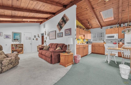 Seaside House | Cozy Coastal Home Close to Beach with Large Deck