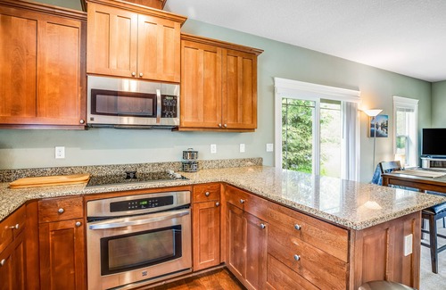 Rockaway Beach House | Cozy coastal retreat with deck, grill, firepit, and WiFi - walk to beach