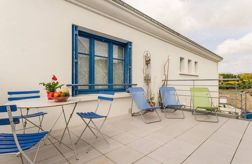 Batz-sur-Mer Cottage | Cozy Coastal Retreat: 500m from Beach, Spacious Terrace, Free Parking, Wi-Fi, and Baby Amenities