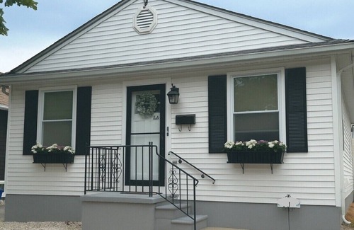 Ventnor City House | Cozy Coastal Retreat- Walk to the Beach, Pier, and more!