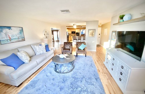 South Patrick Shores House | COZY COASTAL SATELLIE BEACH HOUSE WITH POOL, PING PONG, BIKES, PADDLEBOARD