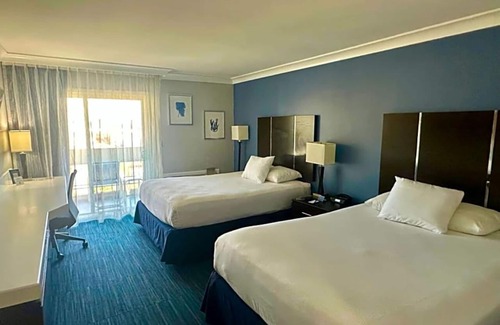 Old Towne Hotel | Cozy Coastal Stay | Seal Beach Marina | Near Waterfront