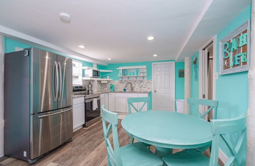 Holiday Beach House | Cozy coastal home with washer/dryer, Wifi, and close to beach