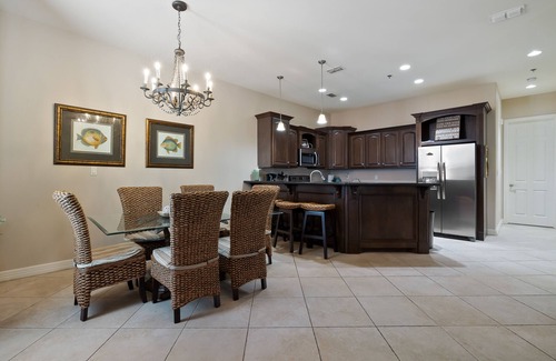 South Padre Island Condo | Cozy Coastal Condo with Pool - 1/2 Block to Beach!