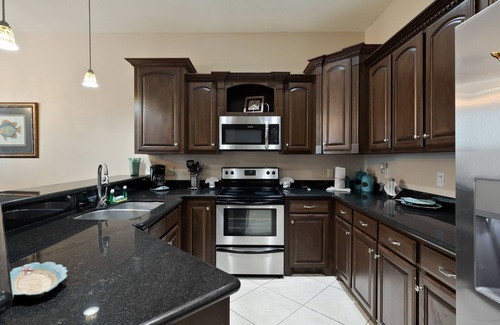 South Padre Island Condo | Cozy Coastal Condo with Pool - 1/2 Block to Beach!