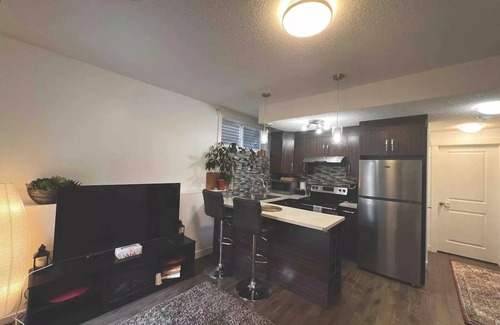 Cochrane House | Cozy Cochrane Den - 50 mins to Banffnn