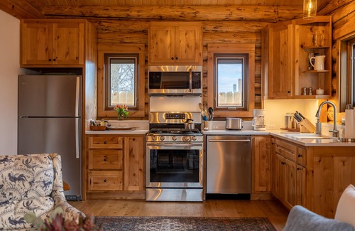 Cody House | Cozy Cody Cottage located in the heart of downtown Cody!