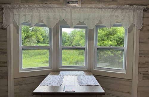 Bath House | Cozy Cohocton River Getaway