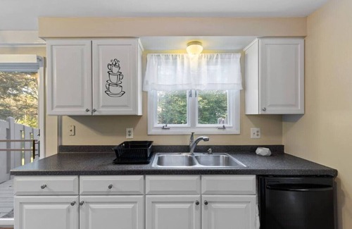Chili Center House | Cozy Colonial in Chili- 3 BDRM!