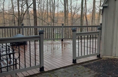 Olmsted Falls House | Cozy Colonial w/exercise room, sauna and 1/2 basketball court