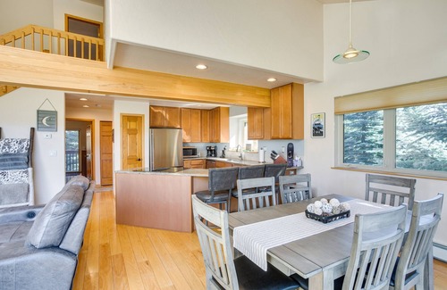 Edwards House | Cozy Colorado Retreat w/Deck, Grill & Pool Access