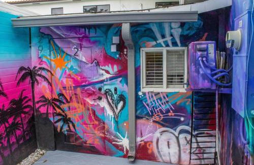 Wynwood Art District Apartment | Cozy & Colorful Miami Art Canvas w/HotTub & Murals