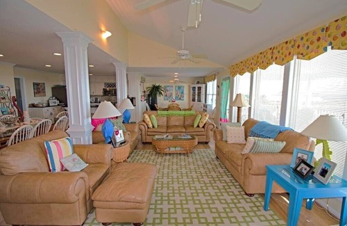 Ocean Isle Beach Cottage | Cozy, Colorful, Coastal Cottage - Oceanfront 5 bedroom home