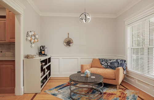 Andrew County Villa | Cozy Colors Hideaway