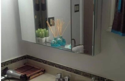 Dollard-des-Ormeaux House | Cozy comfort with free private parkingn