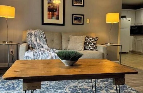 Franklin Apartment | Cozy Comfort 24