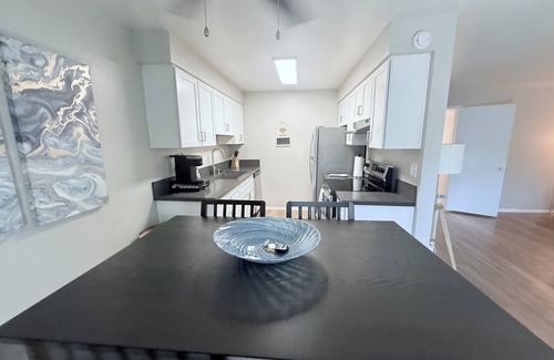 Los Angeles Condo | Cozy Comfort Near LAX Adjacent