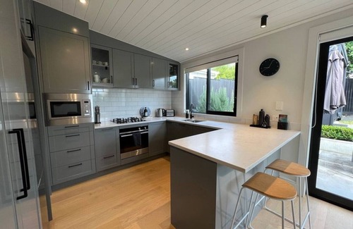 Devonport House | Cozy, Comfortable and Charming Villa